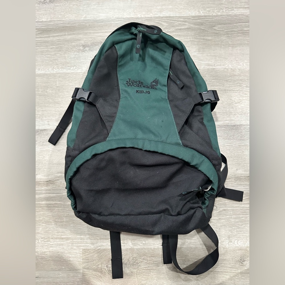 BGA25 Vintage Jack Wolfskin Backpack Hiking Travel Bag ACS Air Control System